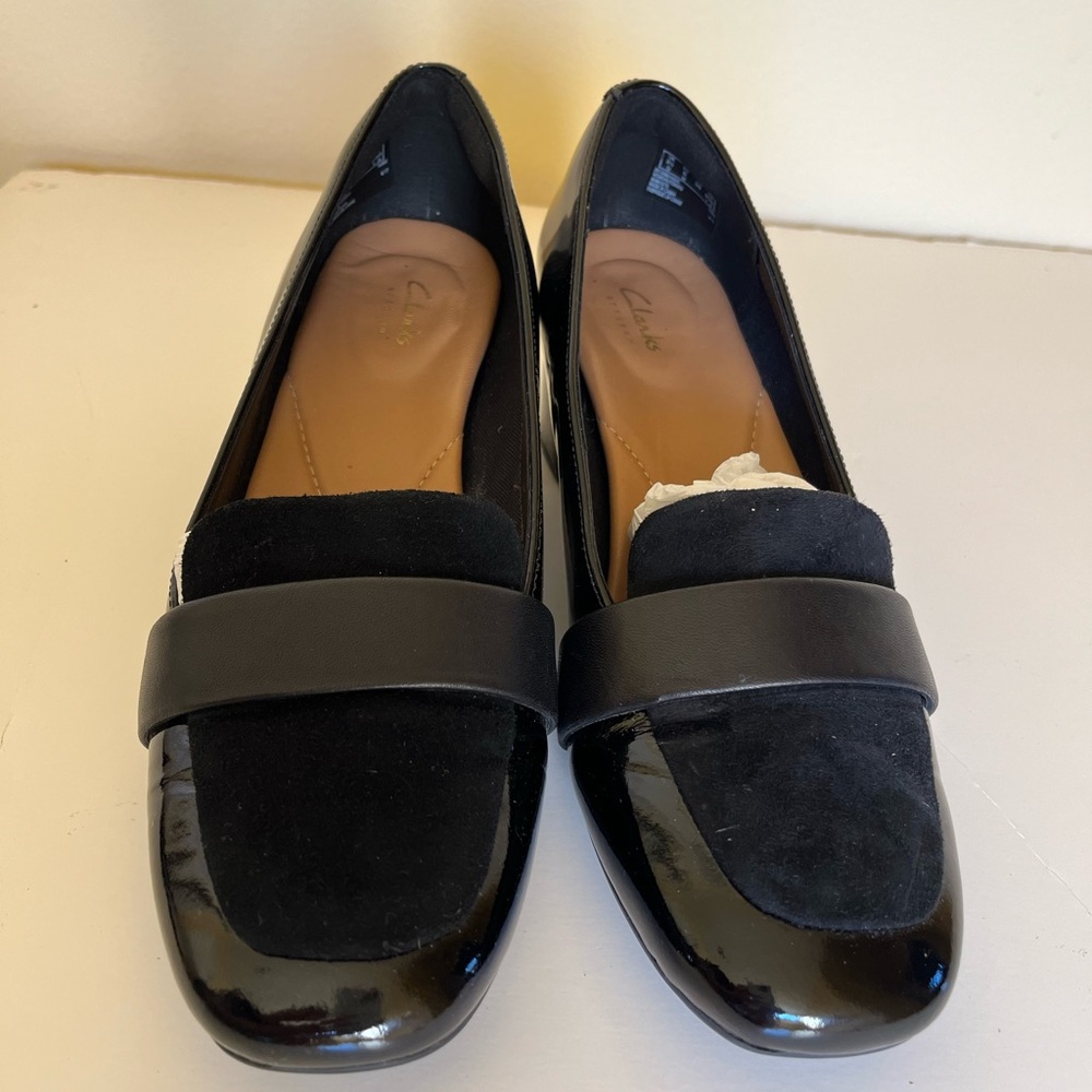 Clarks Women’s Classic Pumps Tarah Brae Patent Leather and Suede - Almost New